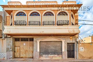 Casa aparellada  Calle lepanto. Casa  independiente en venta en albatera