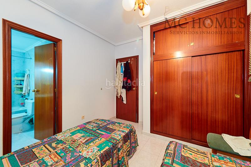 Foto 2f9fcdb5-616c-4124-844a-2608ee0d3a2f. Piso en calle bazan 92 piso en venta calle bazán en Torrevieja