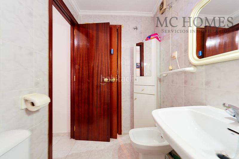 Foto c384e3fe-9772-4cec-b5f0-5fbdff7ce143. Piso en calle bazan 92 piso en venta calle bazán en Torrevieja