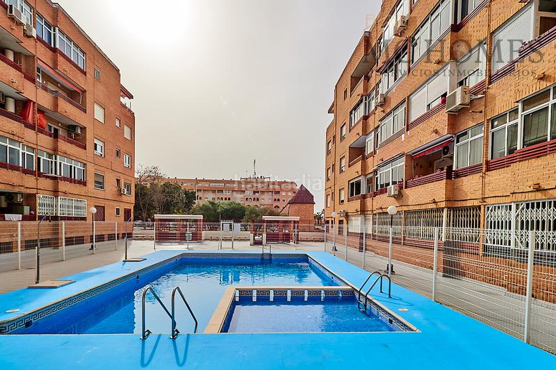 Foto e902443f-b7fd-43dd-ba92-fadf460d0d4c. Piso en calle bazan 92 piso en venta calle bazán en Torrevieja