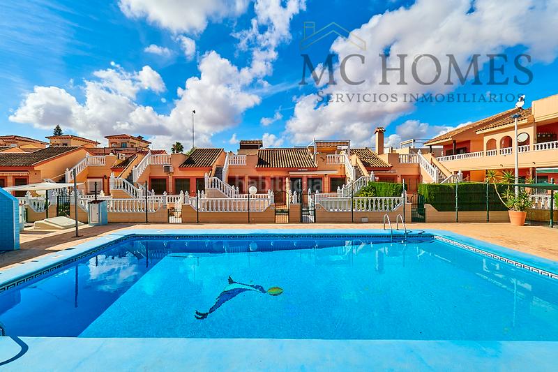 Foto 230371f2-880d-4068-a47d-39ef46b875a8. Affitto casa bifamiliare con parcheggio piscina in Torrevieja