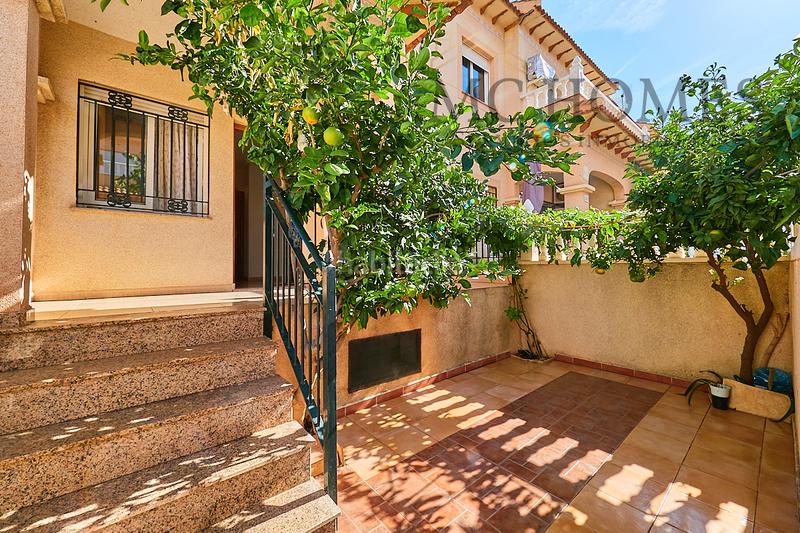 Foto fe2c5285-b509-437d-ad51-aee072a15221. Affitto casa bifamiliare con parcheggio piscina in Torrevieja