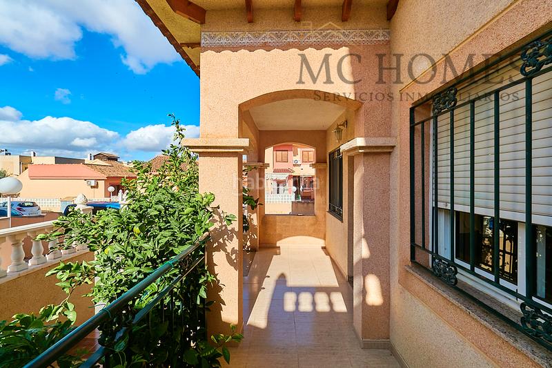 Foto 240c7a6b-0bc8-48ef-bd6b-e6459bcf02a5. Location maison jumelée avec parking piscine dans Zona Carrefour - Urbanizaciones Torrevieja