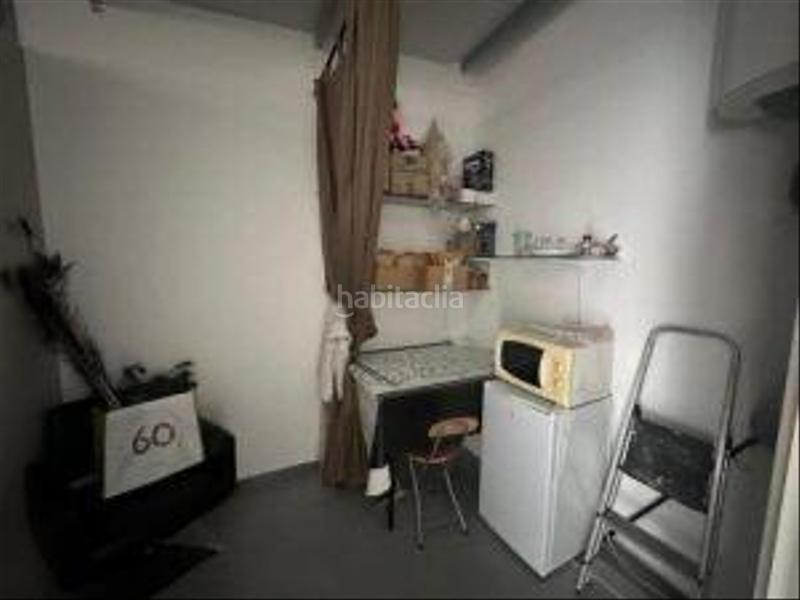 Foto 5ddfb1f6-1a48-45dd-a960-7397a5e2e1ad. Alquiler local comercial se vende negocio de peluquería en funcionamiento con clientes en Guardamar del Segura