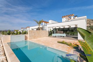 Chalet  Calle dublin. Villa nueva moderna de 287 m², ático, piscina privada en primera