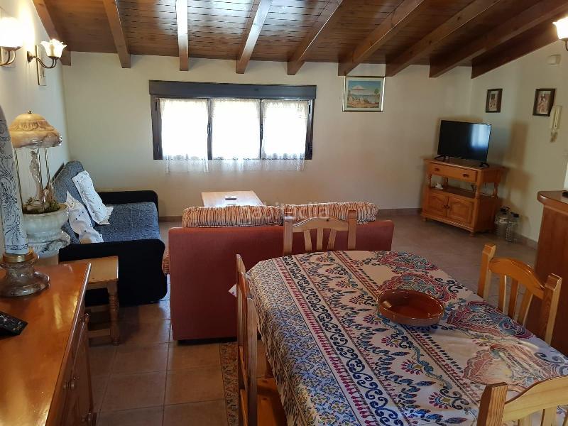 Foto 9856ec94-ec73-41b5-bb17-e65ccd275286. Piso  en venta en rebollares cáceres en Jerte