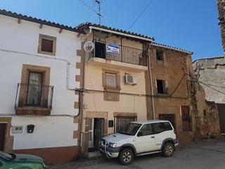 Casa aparellada a Perales del Puerto. Casa pareada en venta en perales del puerto cáceres