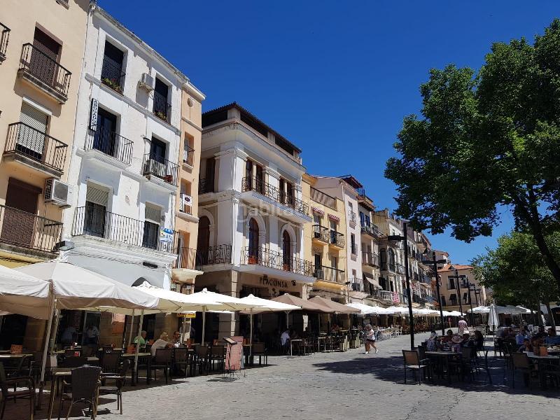 Foto 318d4ca6-55e1-4cec-90fb-e87d85d422f1. Oficina a Centro Ciudad Plasencia