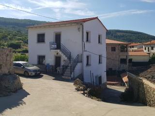 Xalet a Cabrero. Casa unifamiliar en venta en ctra. nacional 110  cabrero  valle