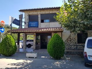 Xalet a Cabezuela del Valle. Casa unifamiliar en venta en restaurante  cabezuela del valle  j