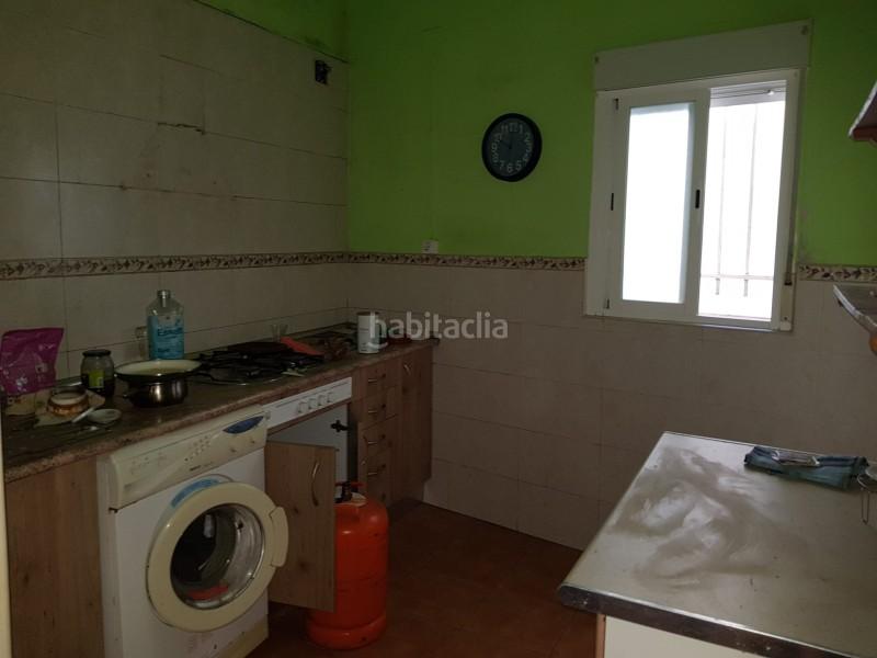 Foto ec757d8e-0a45-42dc-a8b5-d2d2bea47c40. Chalet casa adosada en venta en san miguel cáceres en Plasencia