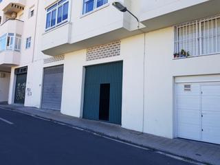 Aparcament cotxe a Los Pinos - El Pilar. Parking en venta en avd. salamanca  mercadona   plasencia cácere