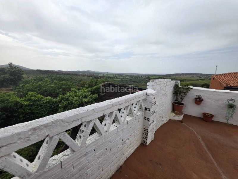 Foto 2da2c20c-3ad6-4f4b-b381-cdfe16c16cb0. Xalet amb aparcament a Mirabel