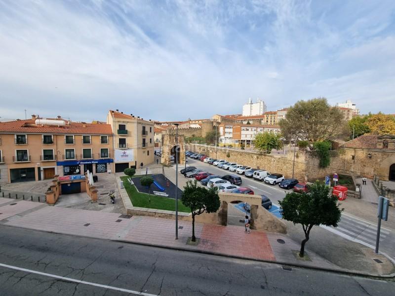 Foto 0749e0ee-6b63-426c-b668-bbd397ccce3f. Pis amb calefacció aparcament a Centro Ciudad Plasencia
