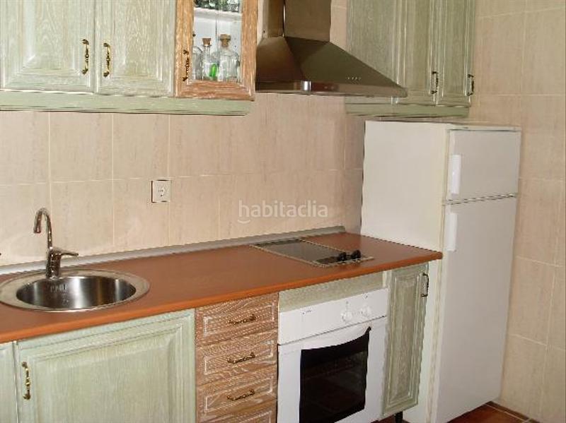 Foto b5deff91-c8f0-4d17-8c47-32ffd4e35de1. Pis amb calefacció a Miralvalle - Av. Virgen del Puerto - La Data Plasencia