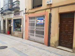Local commercial à Miralvalle - Av. Virgen del Puerto - La Data. Local comercial en venta en zapateria  plasencia cáceres