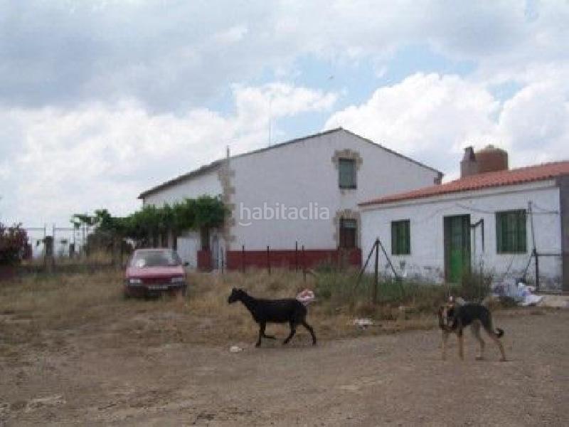 Foto 32d7f97a-42f3-4f82-a0cf-712fda0da078. Finca rústica a Alcántara