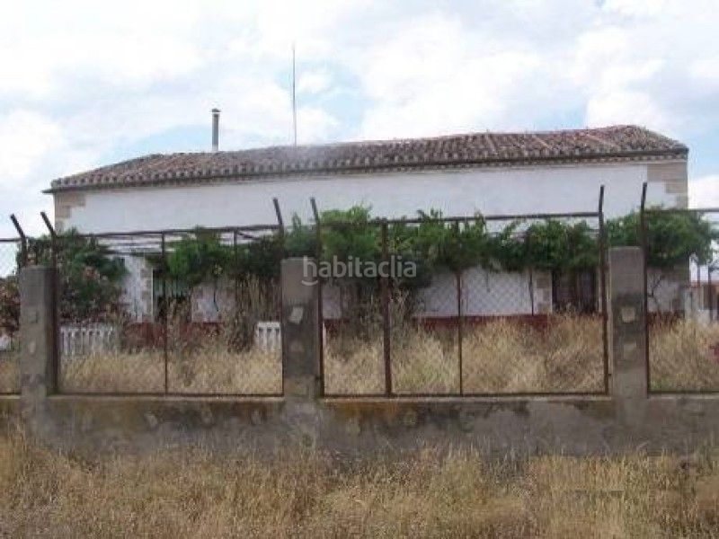 Foto 4964e10a-d681-4b55-a38a-6255f39bce0b. Finca rústica a Alcántara