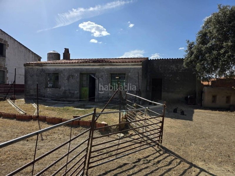 Foto 8011ca90-84da-4928-9530-8ed6a661cb44. Finca rústica a Alcántara