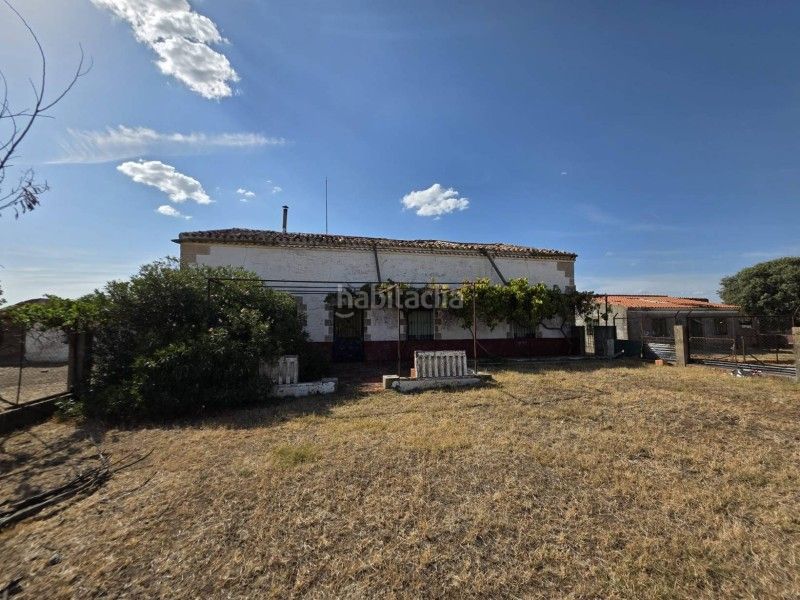 Foto ba8d2e81-5974-4197-9704-dbdba2cdfaa5. Finca rústica a Alcántara