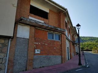 Xalet a Cabrero. Casa adosada en venta en centro  cabrero cáceres