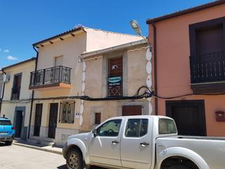 Xalet a Zarza la Mayor. Casa adosada en venta en zarza la mayor cáceres