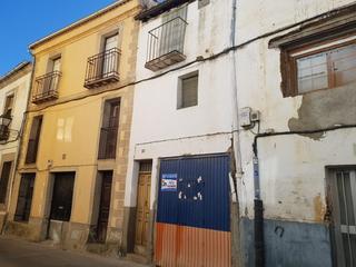 Chalet à Centro Ciudad. Casa adosada en venta en centro  plasencia cáceres