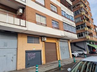 Local commercial à Centro Ciudad. Local comercial en venta en avenida del valle  plasencia cáceres