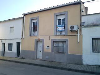 Chalet à Garrovillas. Casa adosada en venta en garrovillas de alconétar cáceres