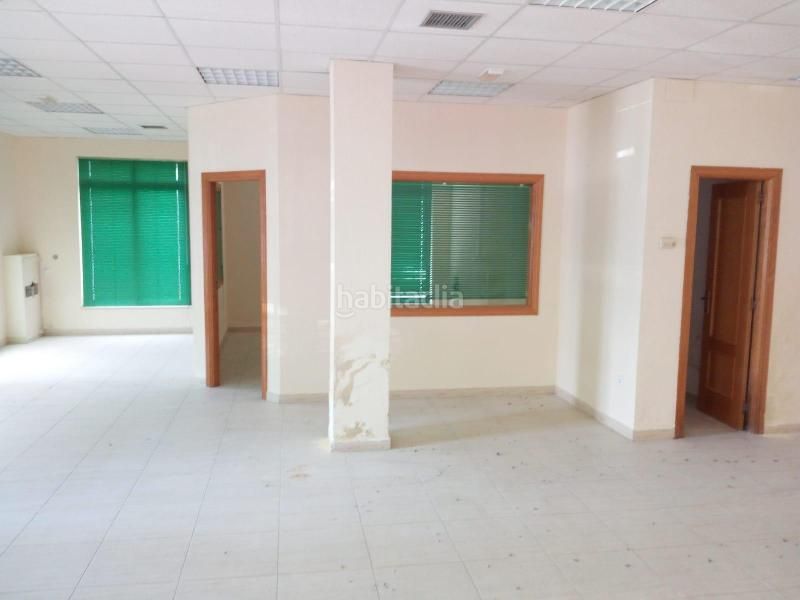 Foto eaa72d52-9fa5-406d-a7e2-0b285e5e920c. Local comercial a Malpartida de Plasencia
