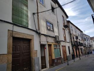 Xalet a Hervás. Casa adosada en venta en hervás cáceres