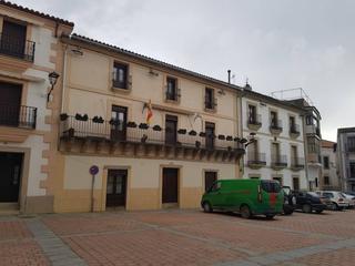 Chalet à Coria. Casa adosada en venta en centro  coria cáceres