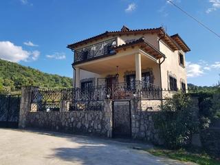Xalet a Casas del Castañar. Casa unifamiliar en venta en carretera del valle  plasencia cáce