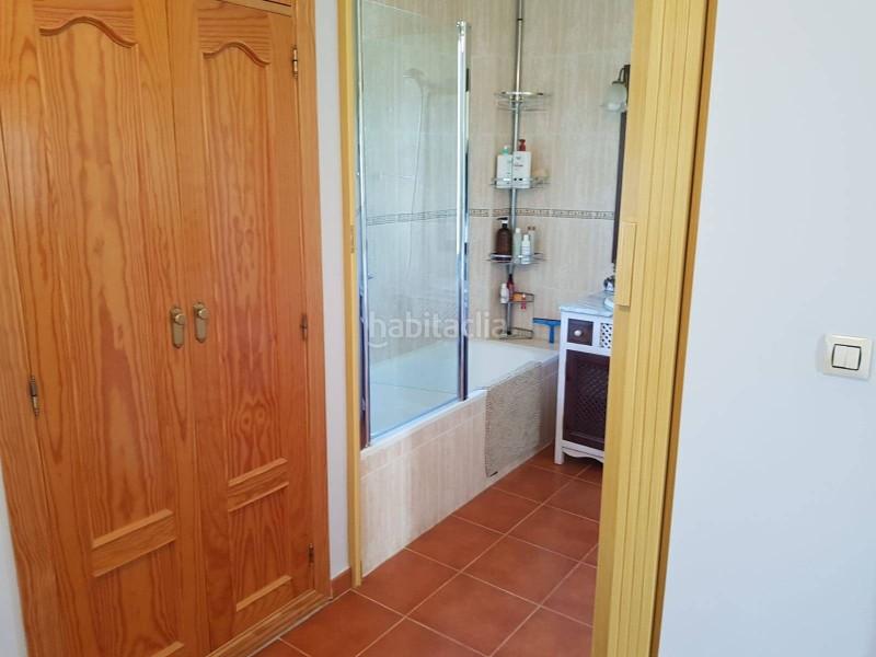 Foto 0c6a8379-4d75-41f3-b524-8bad4c2a5725. Chalet casa unifamiliar en venta en carretera del valle plasencia cáceres en Casas del Castañar