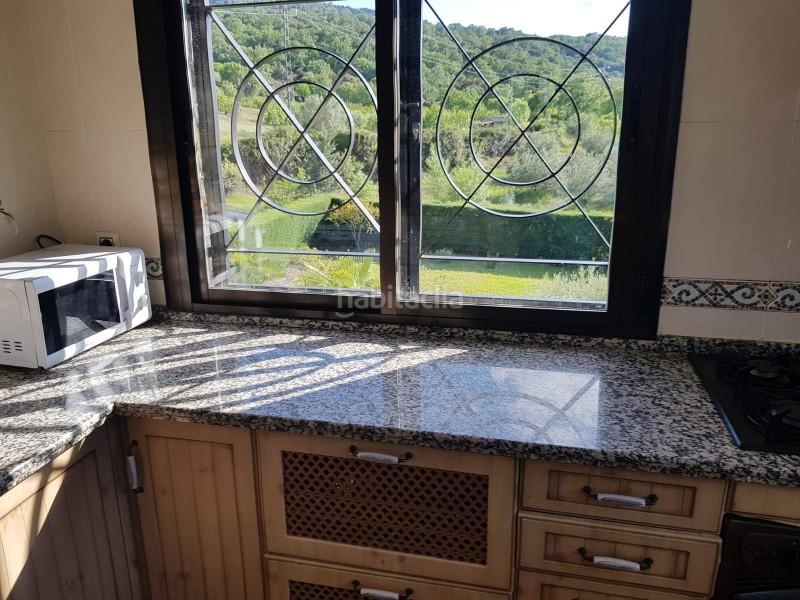 Foto b7392c4f-cf70-413f-89be-38150d2b24e8. Chalet casa unifamiliar en venta en carretera del valle plasencia cáceres en Casas del Castañar