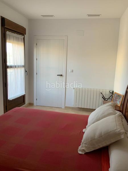 Foto 0e8dea00-9d58-4716-9979-ed7a1449b411. Xalet amb calefacció aparcament a Santibáñez el Alto