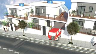 Chalet in Cuacos de Yuste. Casa adosada en venta en residencial el robledal  cuacos de yust
