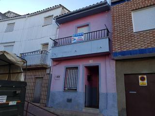 Xalet a Montehermoso. Casa adosada en venta en montehermoso cceres