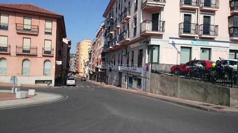 Foto 56e760fa-3417-4f1a-af7f-dd05ca350e9c. Miete geschäftsraum in Centro Ciudad Plasencia