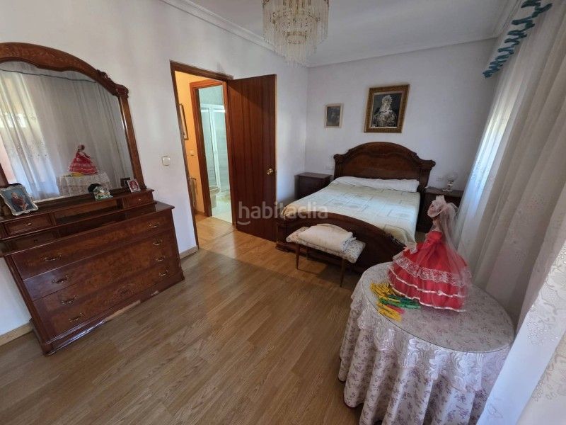 Foto 8d1ec5ac-c51f-4167-8325-55e355a6246a. Xalet amb calefacció aparcament a Los Pinos - El Pilar Plasencia