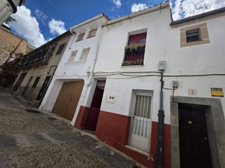 Chalet en Miralvalle - Av. Virgen del Puerto - La Data. Casa adosada en venta en centro  plasencia cáceres