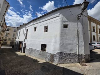 Chalet en Miralvalle - Av. Virgen del Puerto - La Data. Casa adosada en venta en centro  plasencia cáceres