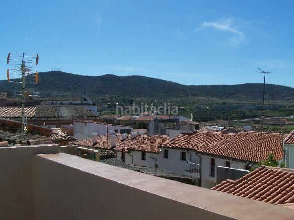 Foto 877bff87-84d2-48fa-94fe-97f1e652c3c2. Xalet amb calefacció a Miralvalle - Av. Virgen del Puerto - La Data Plasencia