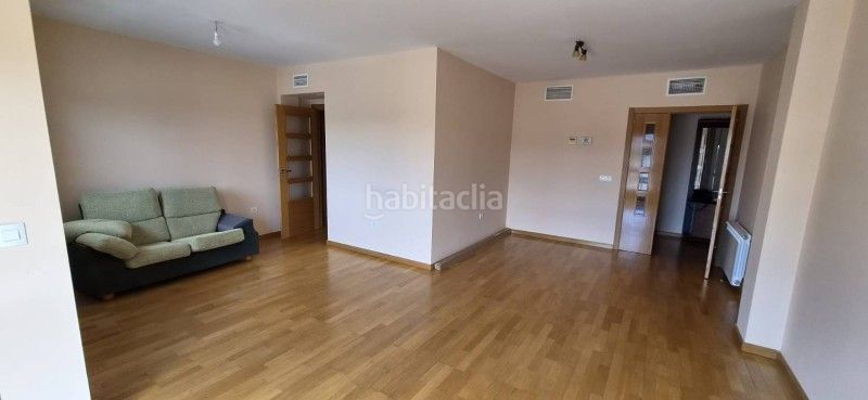 Foto 0346f680-3928-4397-bfdd-3f3108c29bd4. Pis amb calefacció aparcament a Zona Norte - Hospital - Urbanizaciones Plasencia