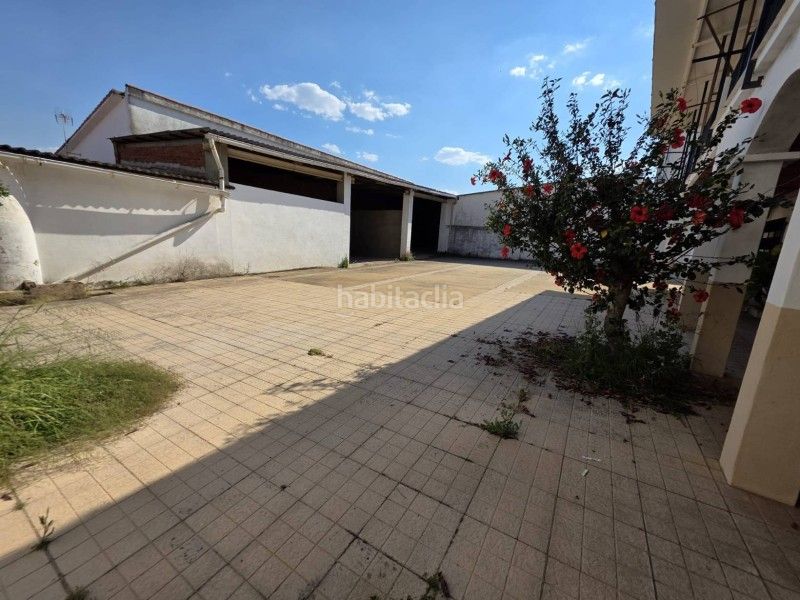Foto 104debbb-bbda-47b0-ad00-a977ee35a3ba. Xalet amb aparcament a Serradilla