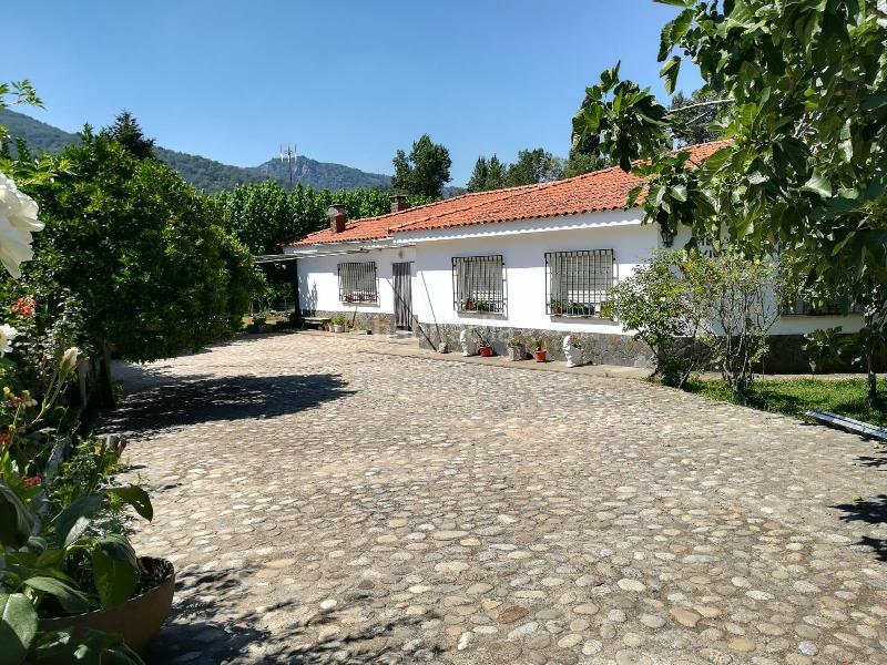 Foto 5091dd8d-ea4a-4dd1-bf0c-8ce9a6a6507d. Xalet amb calefacció aparcament a Centro Ciudad Plasencia