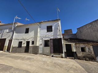 Chalet in Mirabel. Casa unifamiliar en venta en centro  mirabel cáceres