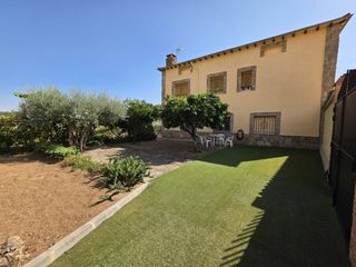 Xalet a Jarandilla de la Vera. Casa unifamiliar en venta en centro  jarandilla de la vera cácer