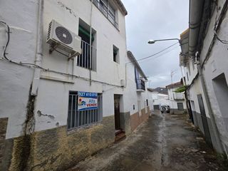 Chalet à Serradilla. Casa unifamiliar en venta en serradilla cáceres