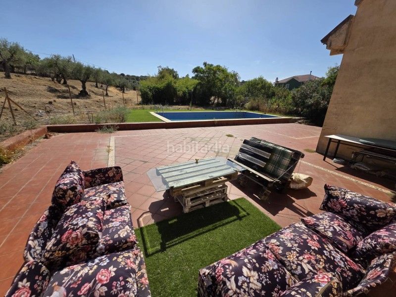 Foto 81f0f014-5323-4d07-a60a-7104a2dd6ebd. Xalet amb calefacció aparcament piscina a Miralvalle - Av. Virgen del Puerto - La Data Plasencia